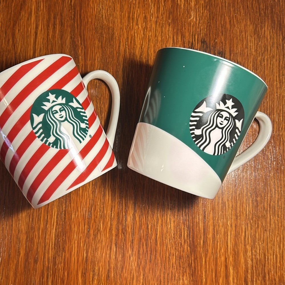 Starbucks 18 oz ( Set.of 2 ) 2019 Coffee Mugs Grn/Cream Red/Wht Stripe w/Logo